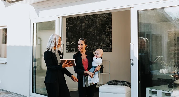 What Experts Are Saying About the 2023 Housing Market